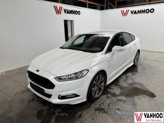 uszkodzony samochody osobowe Ford Mondeo  2017/1