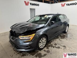 skadebil auto Renault Mégane  2024/4