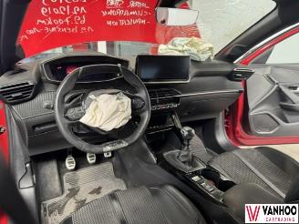 Peugeot 208  picture 14