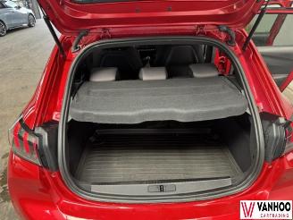 Peugeot 208  picture 12