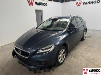 Vaurioauto  passenger cars Volvo V-40  2017/4