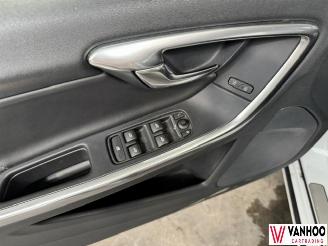 Volvo S-60  picture 19