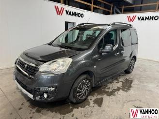 Unfallwagen Peugeot Partner  2018/8