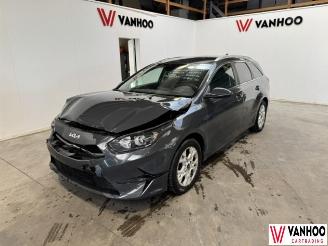 krockskadad bil auto Kia Ceed  2024/1