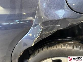 Peugeot 108  picture 11