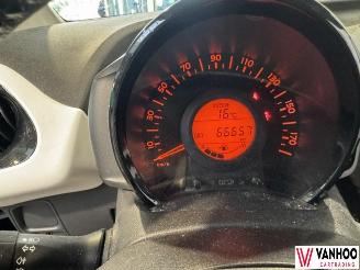Peugeot 108  picture 16