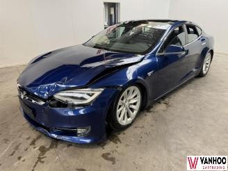 Damaged car Tesla Model S S 2019/6
