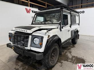 skadebil auto Land Rover Defender  2015/9