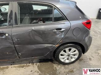 Kia Rio  picture 3