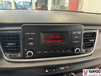 Kia Rio  picture 16