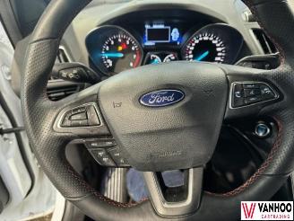 Ford Kuga  picture 17