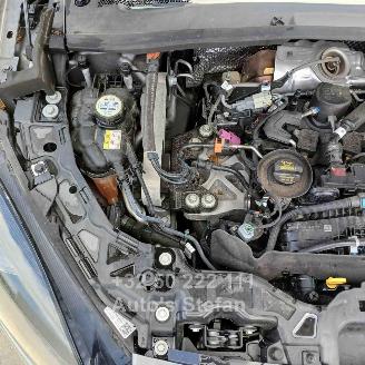 Jaguar E-Pace P 300E AWD picture 13