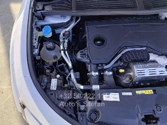 Peugeot 408 HYBRID 136 GT picture 29