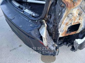 Peugeot 408 HYBRID 136 GT picture 18