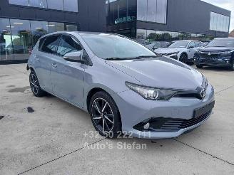 krockskadad bil auto Toyota Auris STYLE 2019/2