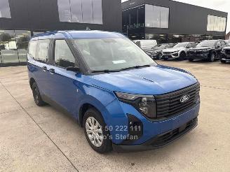 skadebil auto Ford Tourneo TREND 2024/6