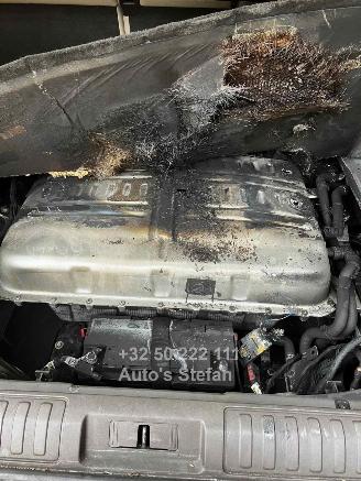 Land Rover Range Rover ROVER P400E SE picture 12