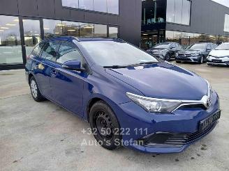 Vaurioauto  passenger cars Toyota Auris TOURING SPORTS ACTIVE 2017/7