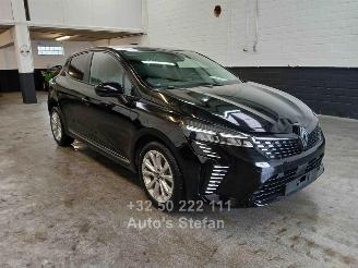 krockskadad bil auto Renault Clio V EVOLUTION 2025/3