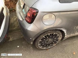 Fiat 500 E ICON picture 11