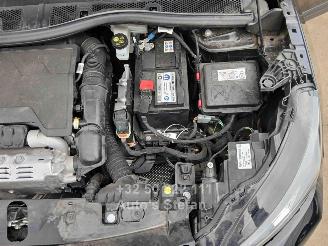 Peugeot 2008 STYLE picture 19