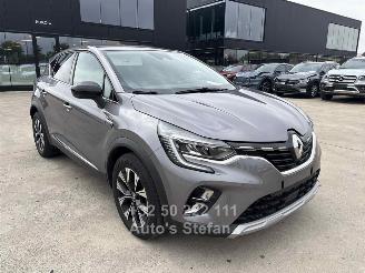 krockskadad bil auto Renault Captur TECHNO 2024/1