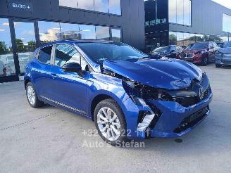 skadebil auto Renault Clio E-TECH HYBRIDE 2026/2