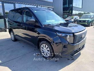 damaged passenger cars Ford Transit COURIER TREND 2024/11
