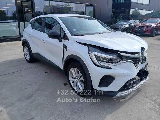 Vaurioauto  passenger cars Renault Captur EQUILIBRE 2024/1