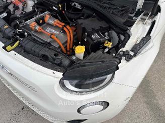 Fiat 500 E ICON picture 9