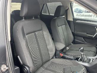 Volkswagen T-Roc BENZINE - KLIMATRONIK - NAVI picture 13