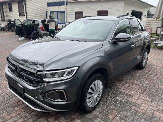 Volkswagen T-Roc BENZINE - KLIMATRONIK - NAVI picture 4