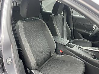 Peugeot 308 308 PureTech 130 EAT8 picture 14