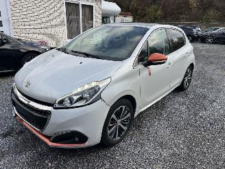 Peugeot 208 BENZINE - AUTOMATIC picture 8
