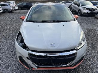 Peugeot 208 BENZINE - AUTOMATIC picture 9