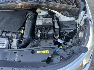 Peugeot 2008 1,2 PURE-TECH AUTOMATIC picture 13