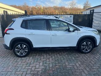 Peugeot 2008 1,2 BENZINE 110,PS AUTOMATIK picture 8