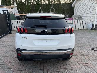 krockskadad bil auto Peugeot 3008 1,2 BENZINE 131,PS  AUTOMATIC 2018/7