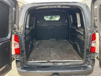Opel Combo DIESEL - AUTOMATIC - 131,PS picture 12