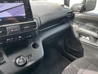 Opel Combo DIESEL - AUTOMATIC - 131,PS picture 21