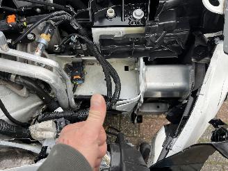 Peugeot 208 ELEKTRO NAVI - KLIMATRONIK picture 10