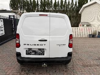 krockskadad bil auto Peugeot Partner AUTOMATIC - 131,PS HDI KLIMA 2024/11