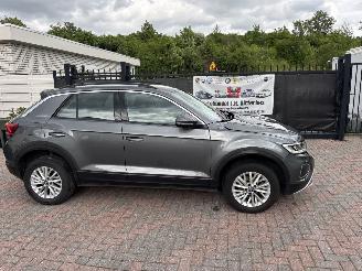 Volkswagen T-Roc  picture 8