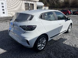 Renault Clio BENZINE - CAR DRIVE picture 5