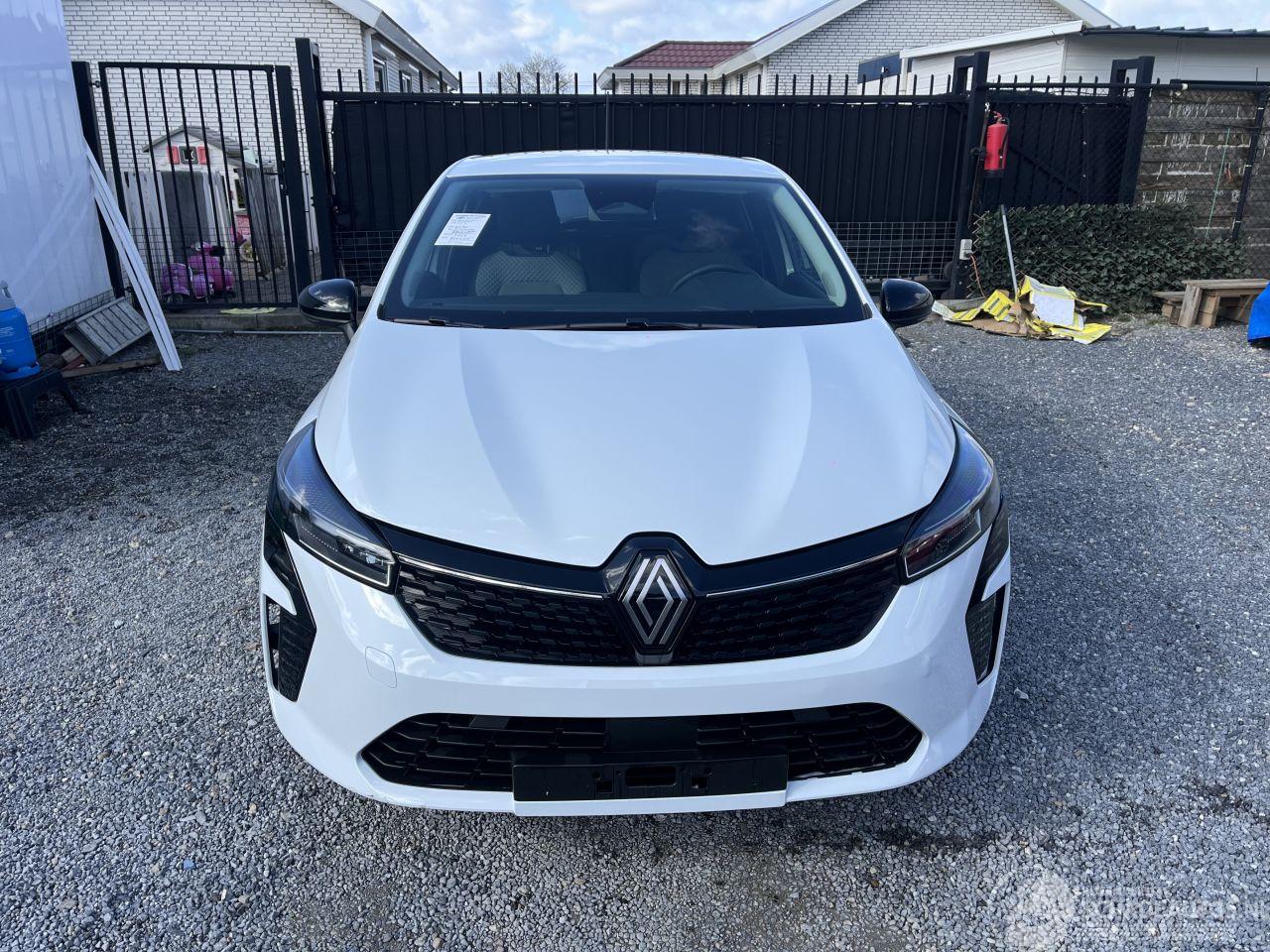 Renault Clio BENZINE - CAR DRIVE