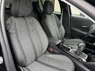 Peugeot 208 BENZINE - ALLURE, picture 11
