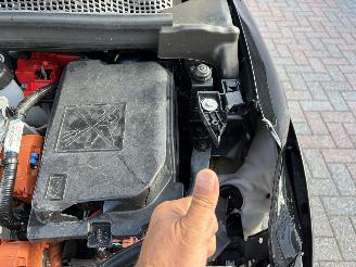 Renault Captur AUTOMATIC - E-TECH picture 13