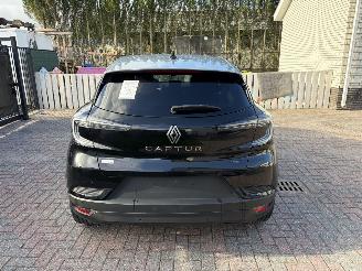 skadebil auto Renault Captur AUTOMATIC - E-TECH 2024/6