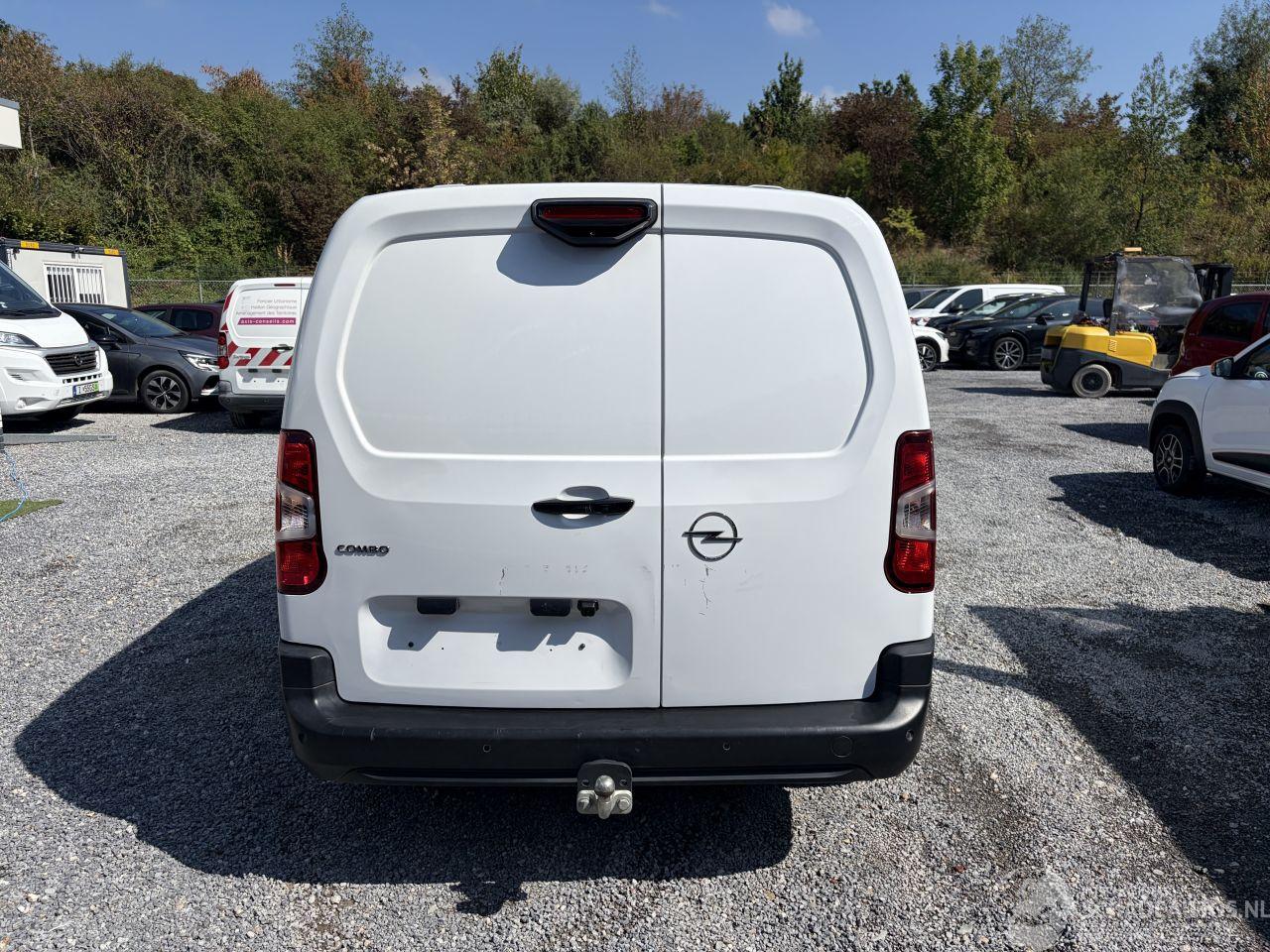 Opel Combo AUTOMATIC -- 131,PS - KLIMATRONIK