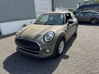  Mini Cooper 1.5 Automaat Pano 2018/1